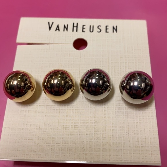 3/$20. Van Heusen Earrings - Picture 2 of 7
